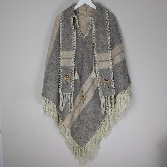 Vintage Alpaca Wool Poncho with Fringe and Embroidery 42 inches Gray and Beige - Picture 7 of 9